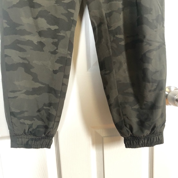 ATHLETA Brooklyn Lined Camo Jogger 6P - Picture 7 of 7